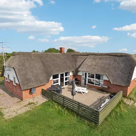 Lovely In With Private Swimming Pool, Be Inside Or Outside *